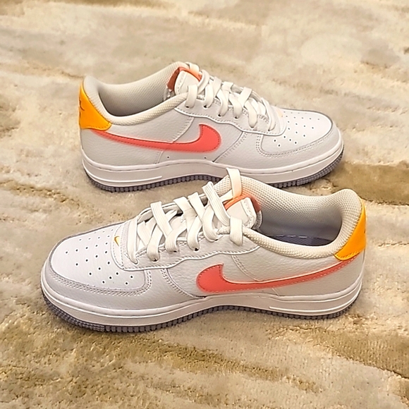 Nike Air Force 1 - Picture 6 of 9